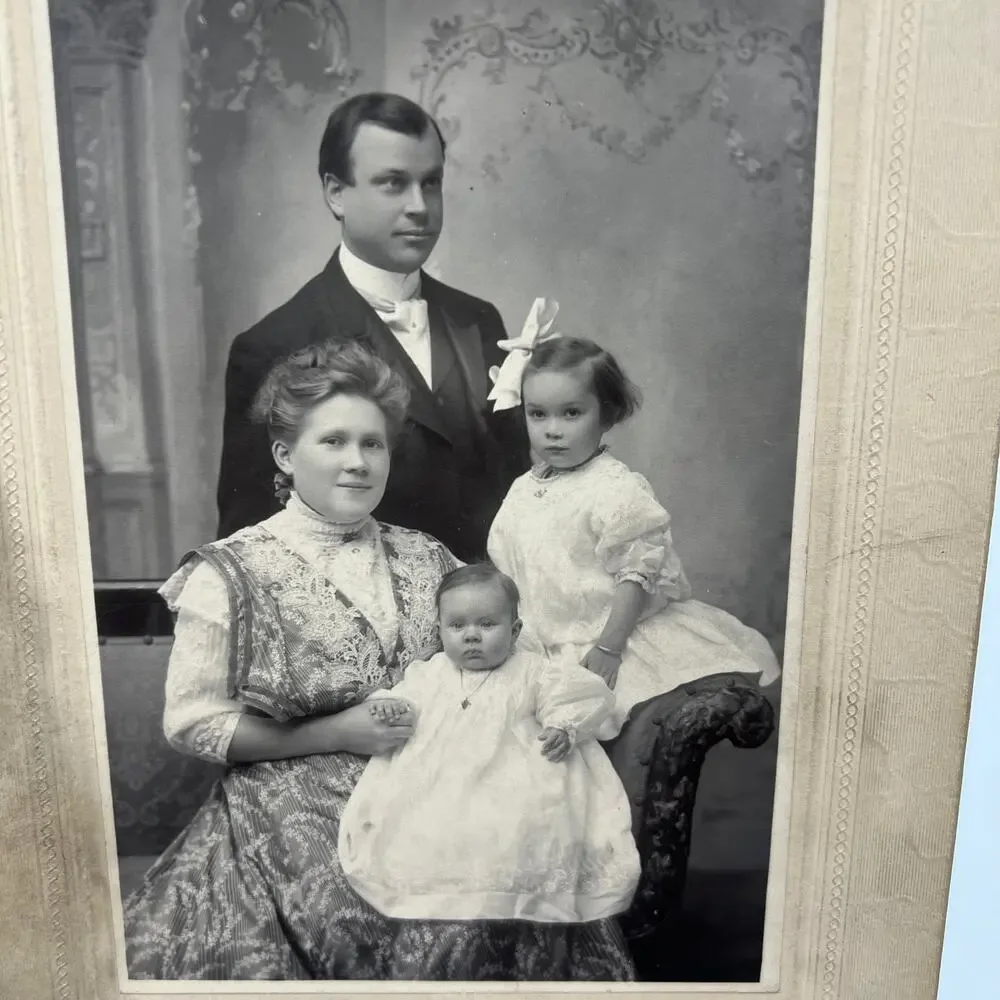 Antique‎ Card Stock Mounted Black White 1800's Family Infant Child Photo